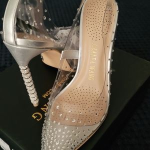 Akira Heels
